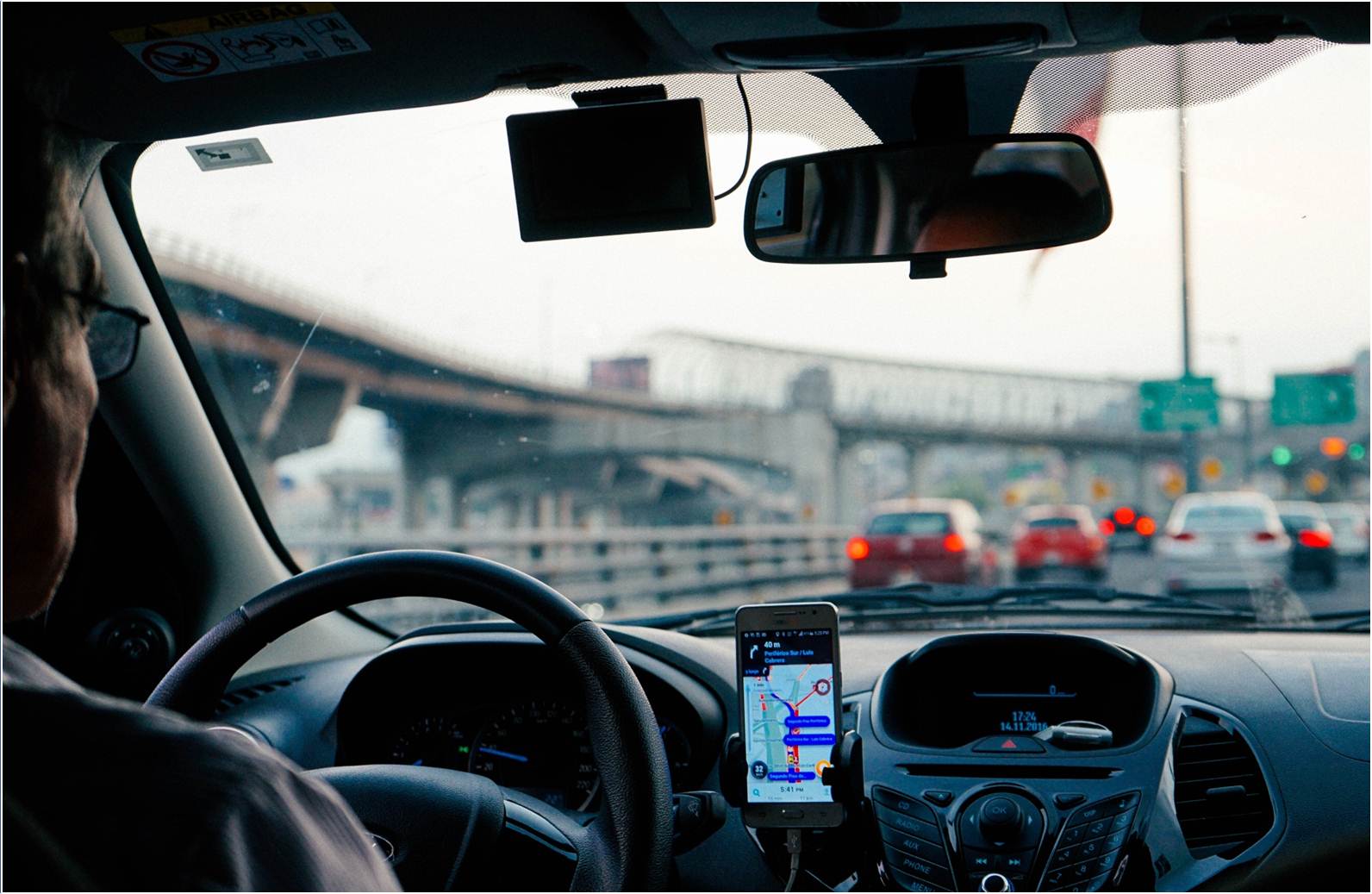 conflicto-taxi-uber-cabify-transporte