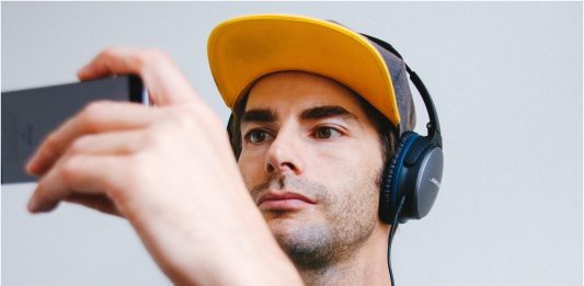 smartphone-dispositivo-favorito-ver-contenidos-audiovisuales