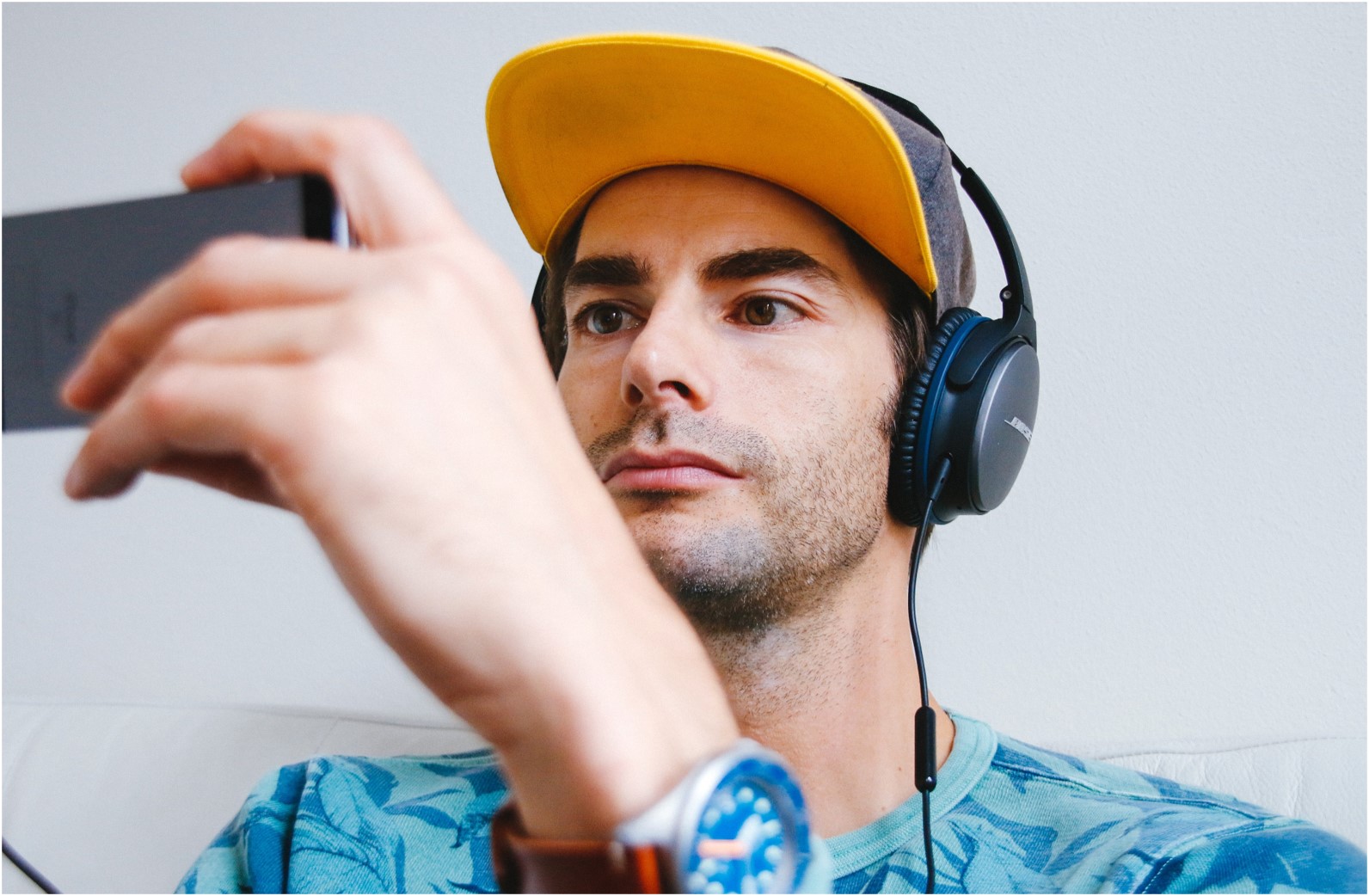 smartphone-dispositivo-favorito-ver-contenidos-audiovisuales